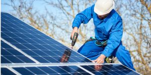 Installation Maintenance Panneaux Solaires Photovoltaïques à Montrol-Senard